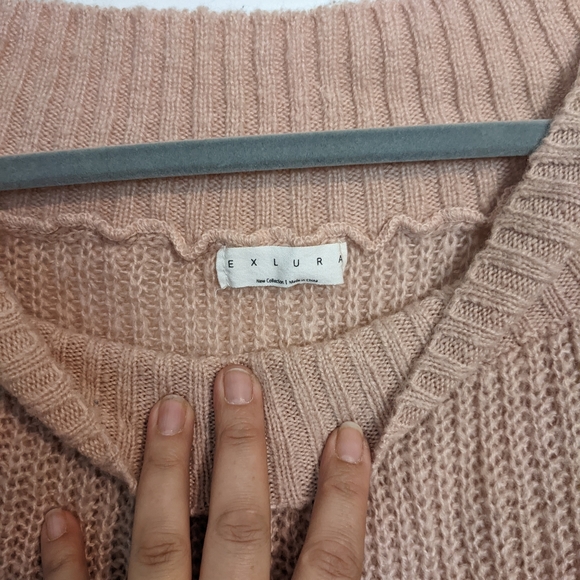 Exlura Off the shoulder pink sweater, one size - Picture 2 of 2